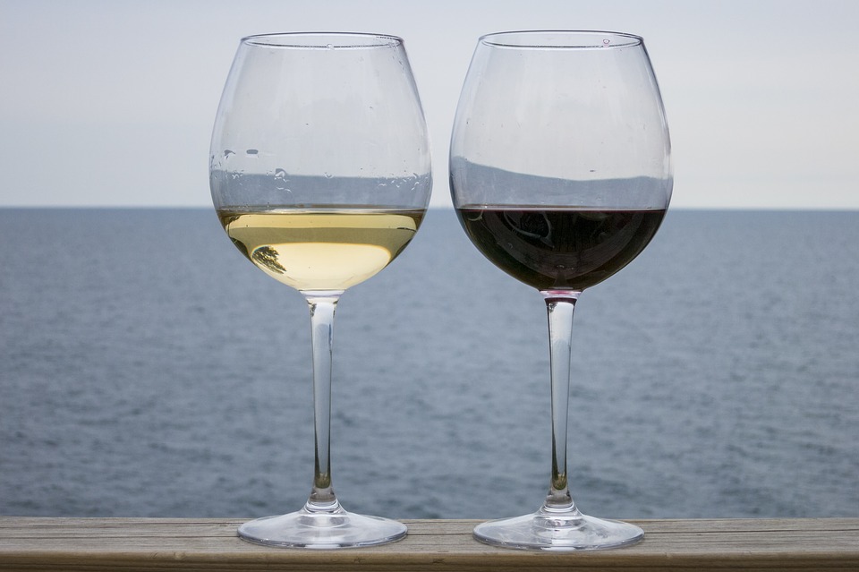 Rot- und Weißwein aus Apulien