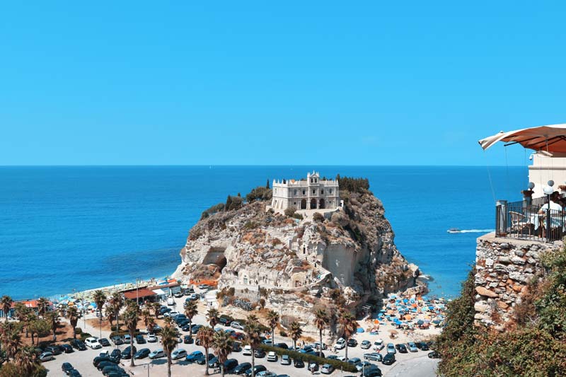 Der malerische Urlaubsort Tropea in Kalabrien